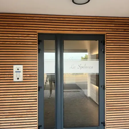 T4 Standing A Apartmán *